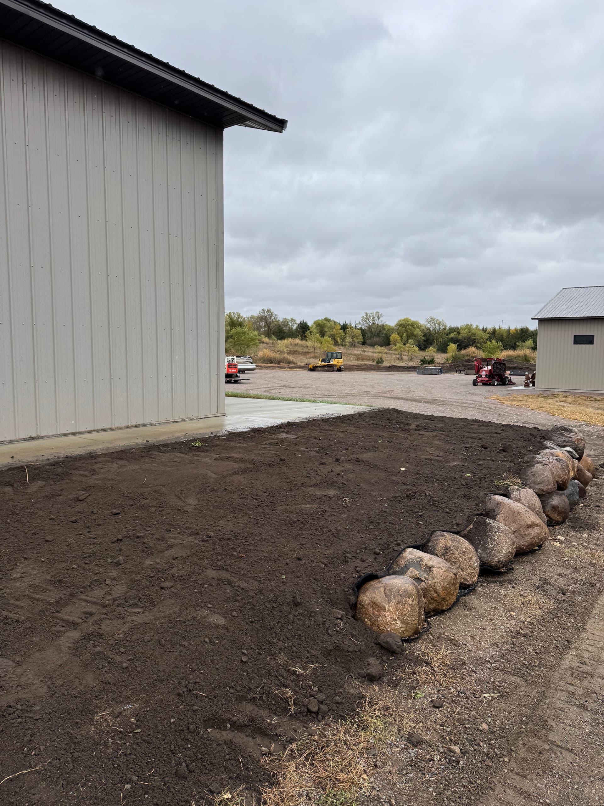 Precision Boulder Wall Installation for Enhanced Outdoor Spaces image
