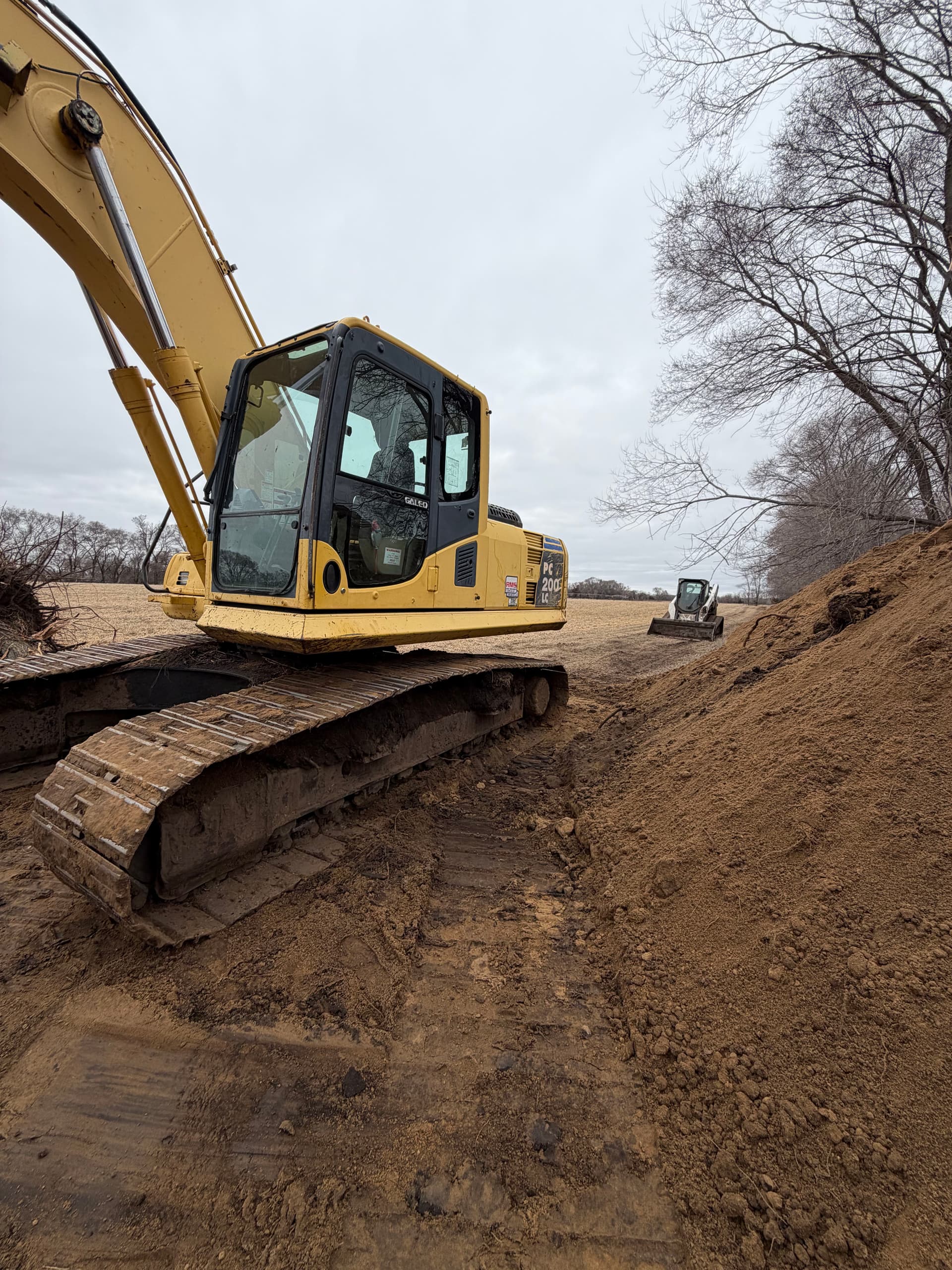 Getting Ready to Dig image